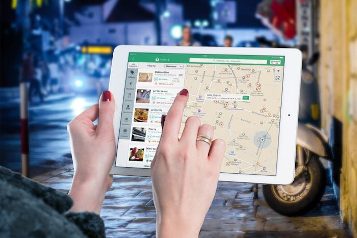 Une recherche locale d'un artisan sur Google Affichage résultat d'une requête localisée Google My Business